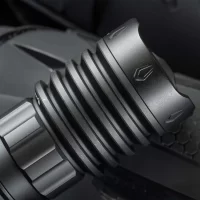 Olight Warrior X 4 タクティカル懐中電灯