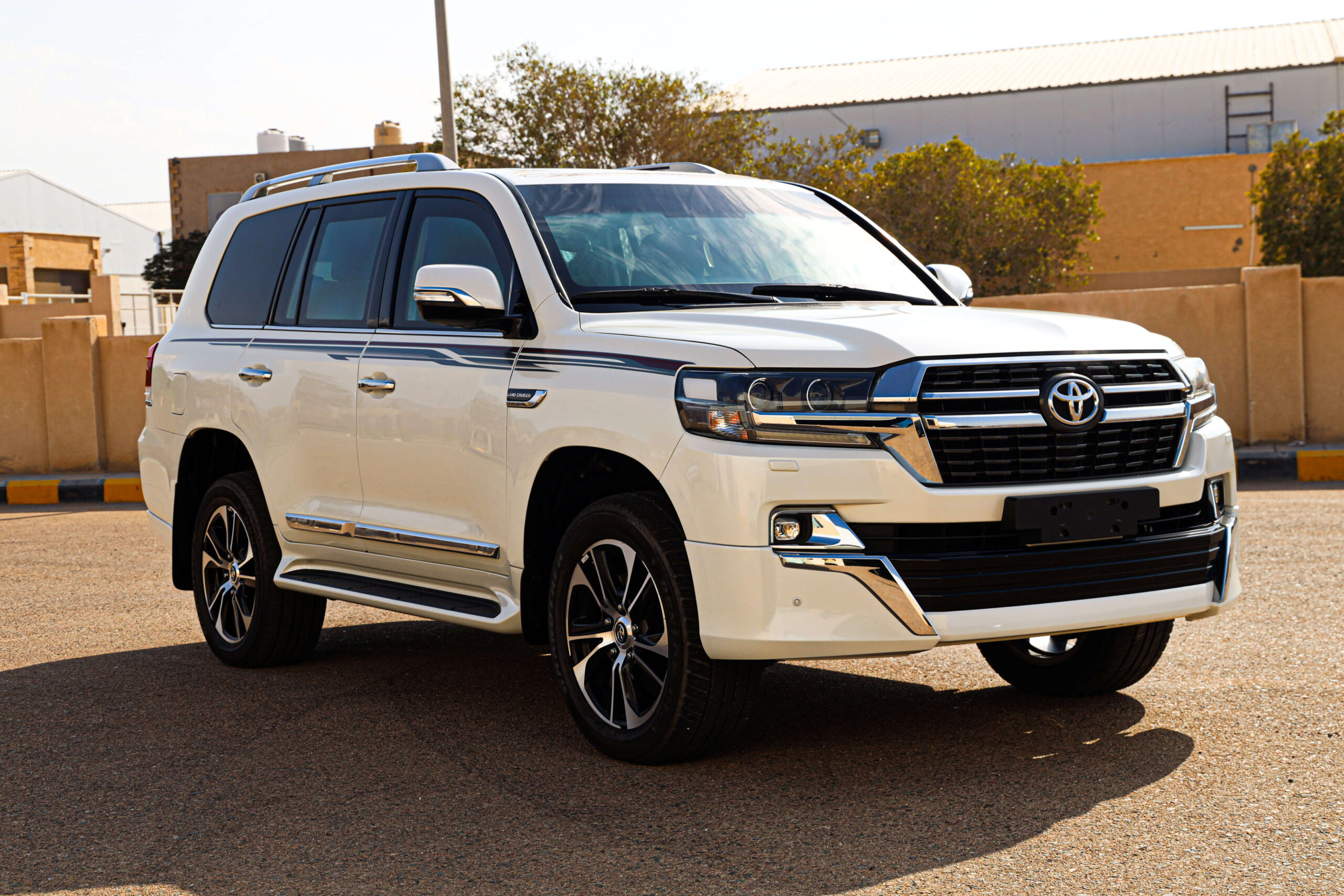 SAV Toyota Land Cruiser 200 series 4.6L V8 aresmaxima.com