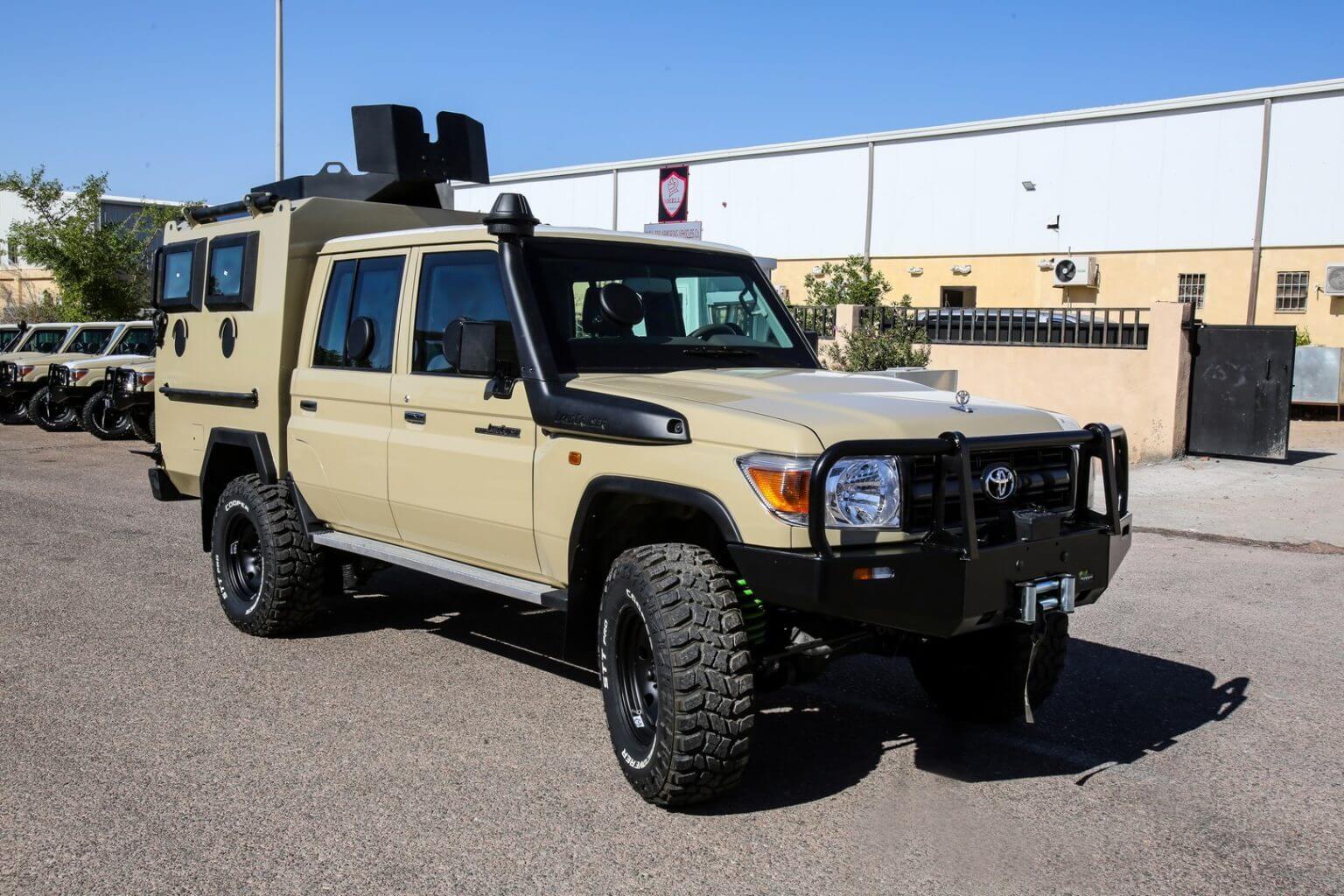 SAV Toyota Land Cruiser 79 transport de troupe aresmaxima.com